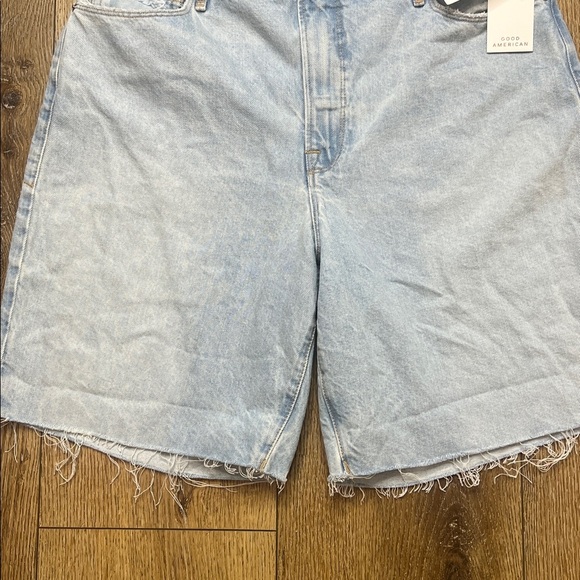 NWT Good American Good 90’s Bermuda Shorts in Indigo Size 10/30 - Picture 5 of 8